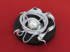 Saturn magnetic brooch