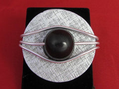 Magnetic brooch